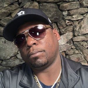 Meet your Posher, Derrick